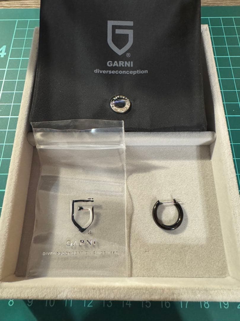 GARNI ブラック フープピアス 片耳用　エターナルピアス L