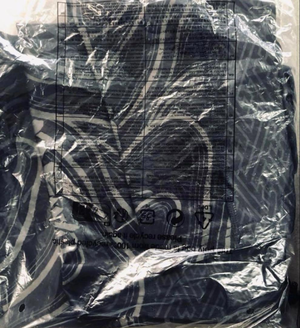 RVCA KRAZY BEE GAKKIN 格闘技　プール　ランニング