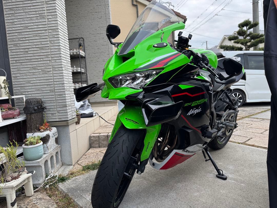 n*_様 Kawasaki Ninja ZX-25R ZX-4R フロント ウイ
