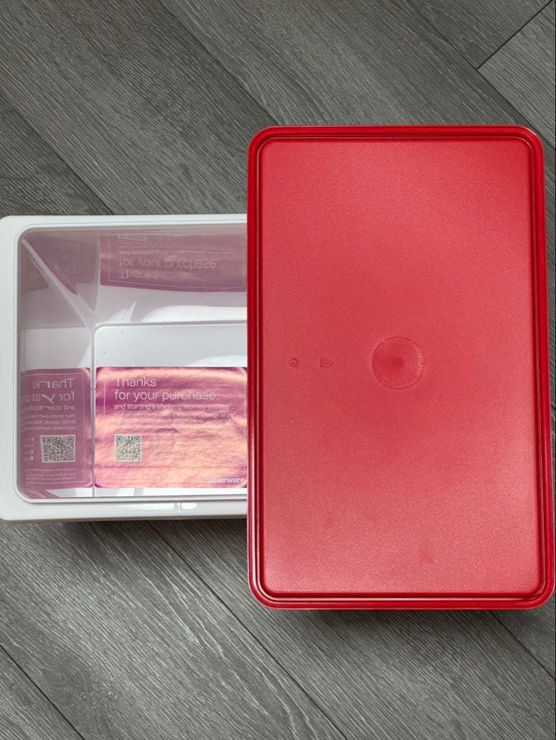 【新品未使用傷あり】タッパーウェア　10キロ　ライスキーパー