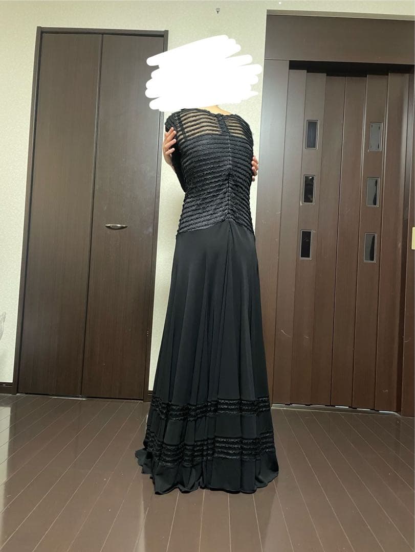 黒い社交ダンスドレス 半袖 フレアスカート