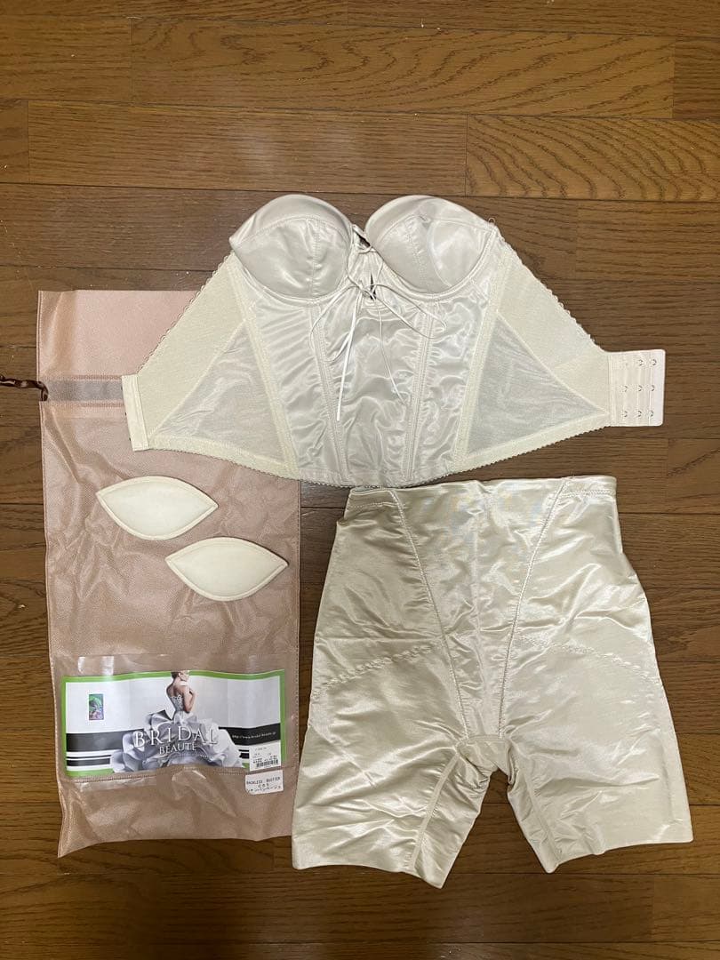 【美品】BRIDALBEAUTEインナー上下セット(C65・ガードルM)
