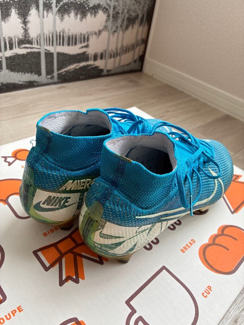 Nike Mercurial 青 ハイカット サッカーシューズ