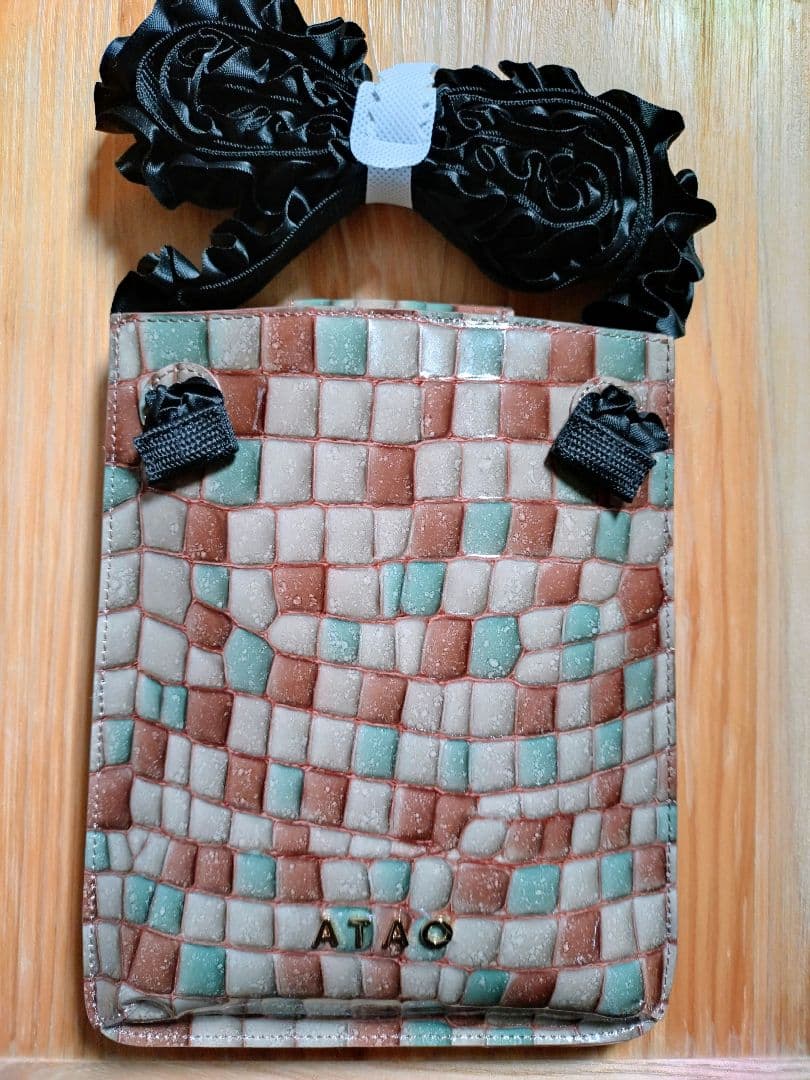 【セットで1000円お値引きします】アタオ　ペタンコショルダーバッグ