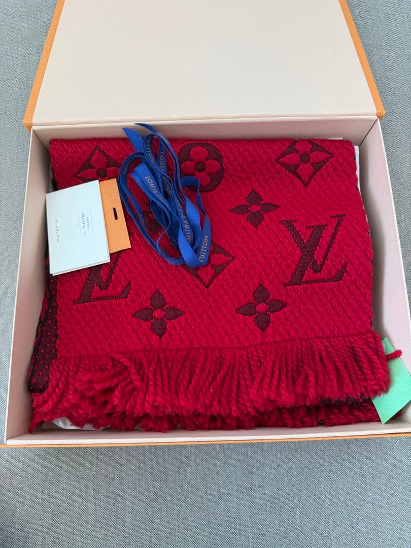 美品LOUIS VUITTON レッド マフラー