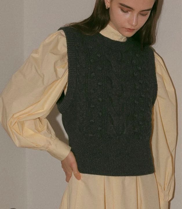 【完売商品】charol ポップコーンケーブルニットベスト