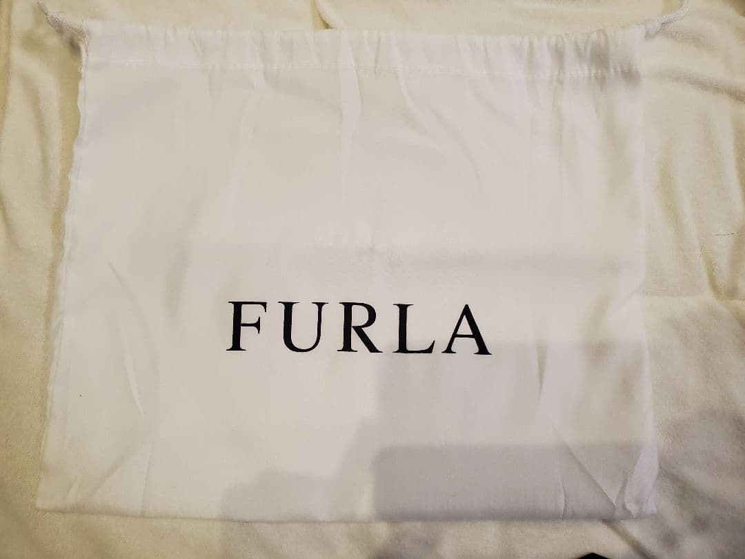 FURLA　ショルダーバッグ　黒