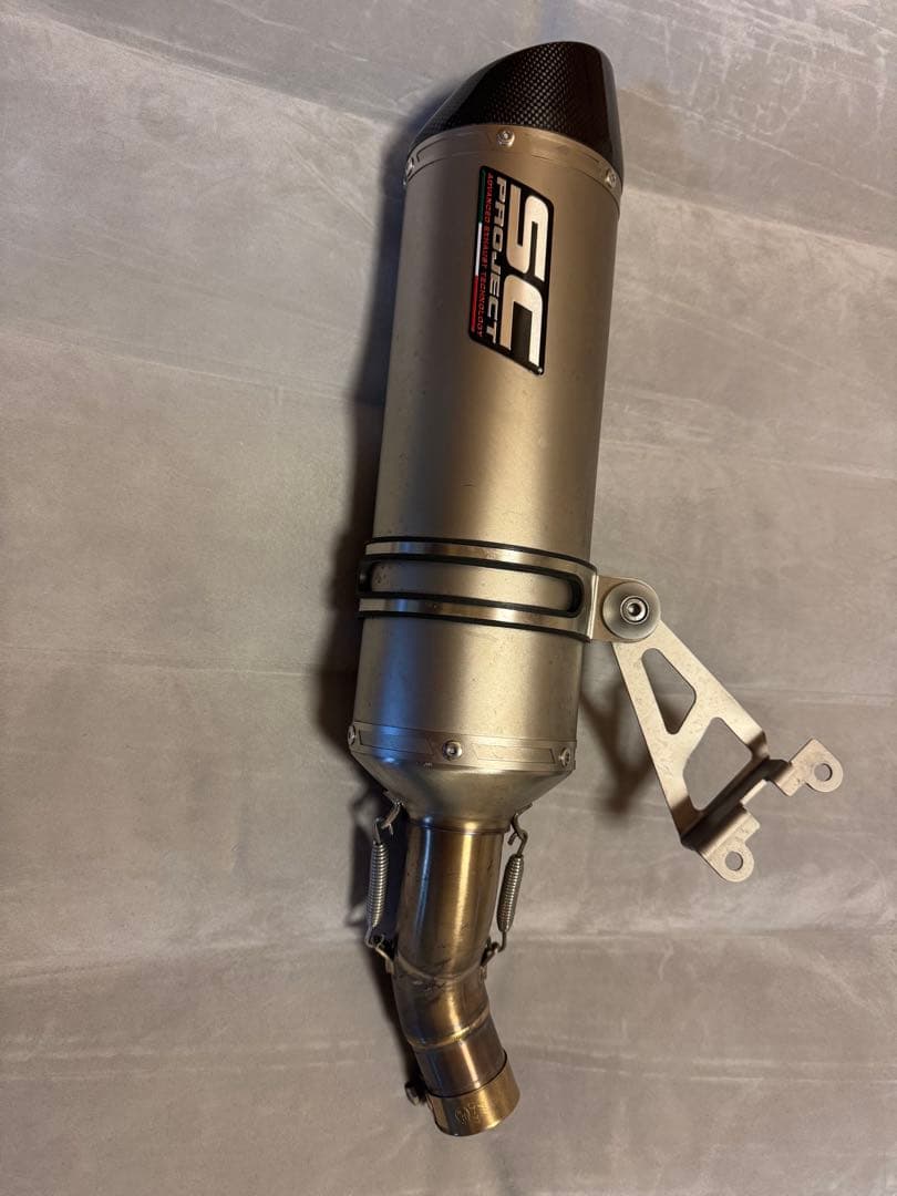 トライアンフ　スピードトリプル1050 SC Project マフラー