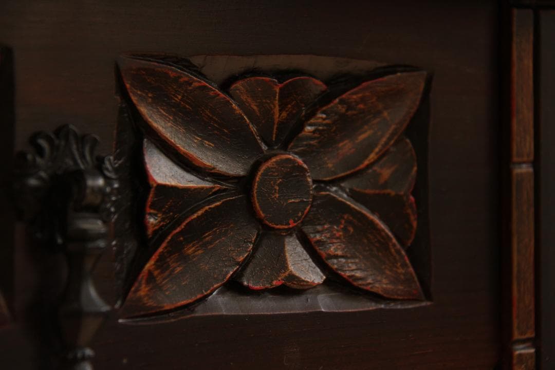 棚　飾り棚　小さめ　花台　飾り台　木製　彫刻　アンティーク　古道具