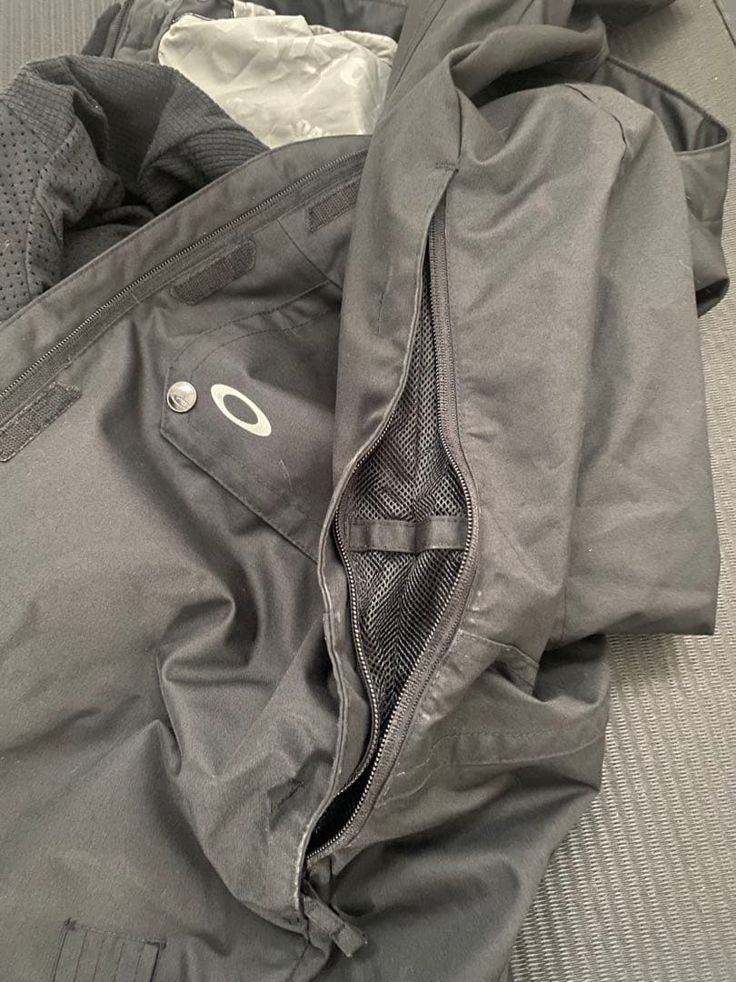 Oakley スノーボードジャケット　ブラック