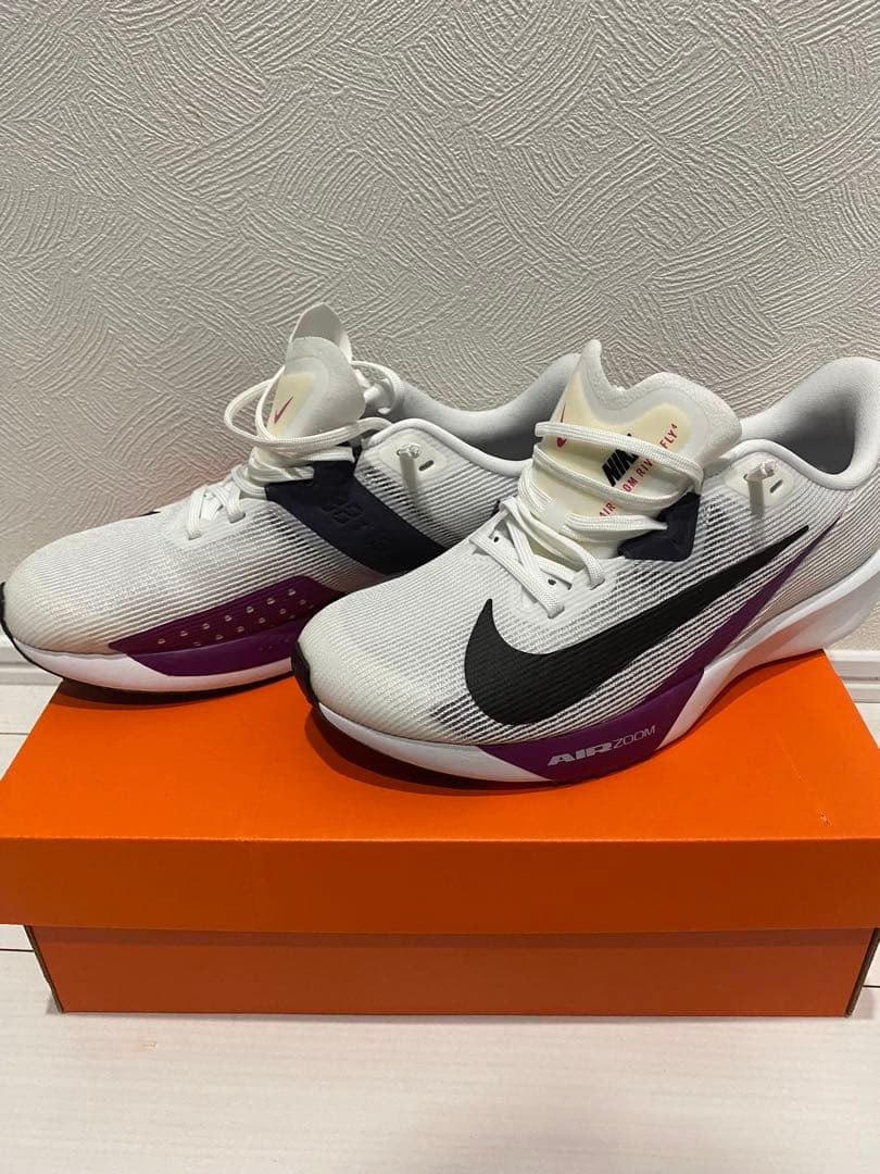 【新品】ナイキ　ズームライバルフライ4 26.0cm