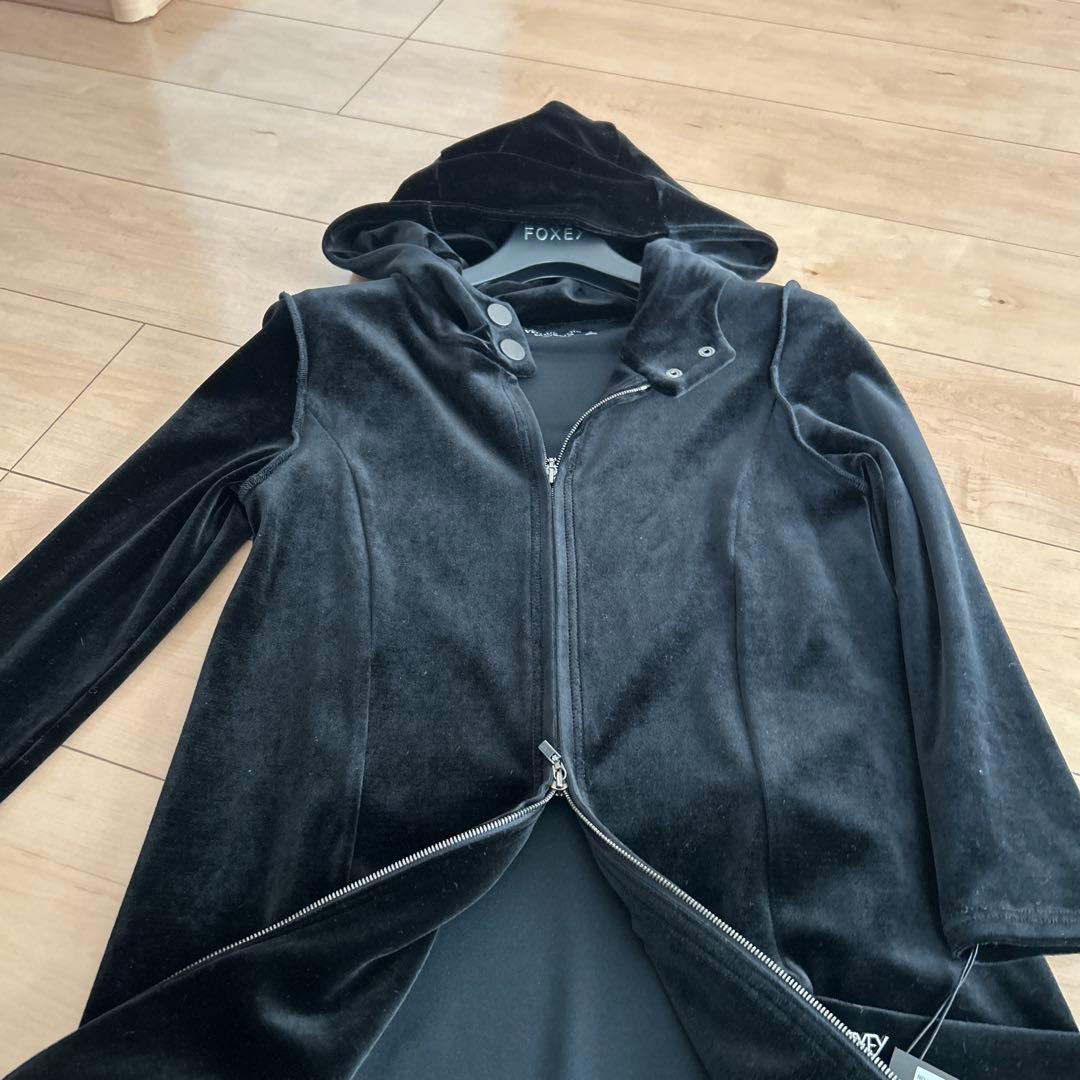フォクシー ベロア ロング丈 フルジップ パーカー ロゴ エンブレム　黒38