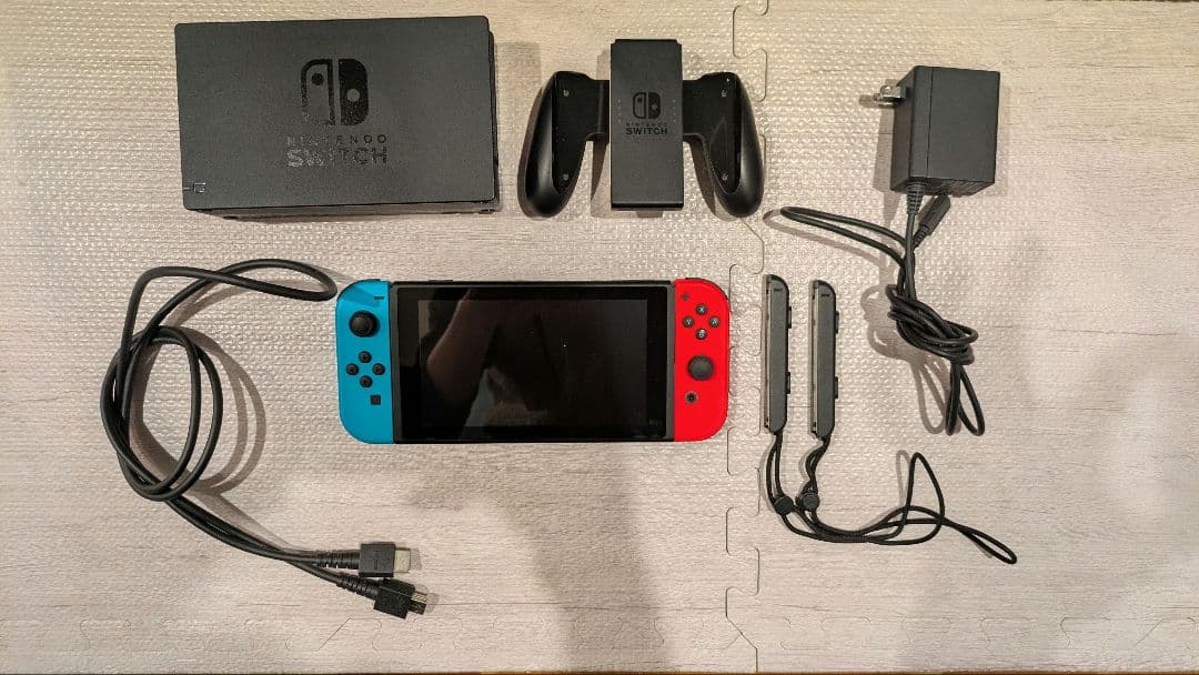 d*7様 Nintendo Switch 本体（傷あり）