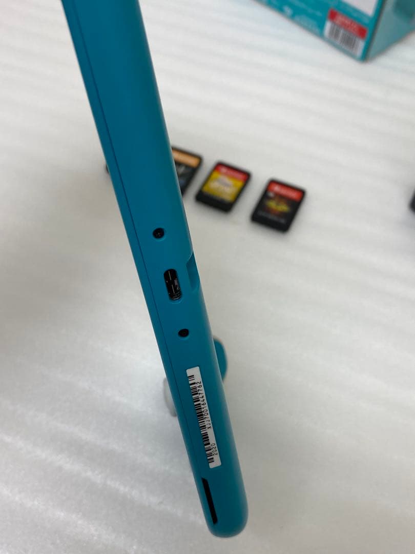 3-2584 Nintendo SwitchLiteターコイズ　＋　ソフト5点