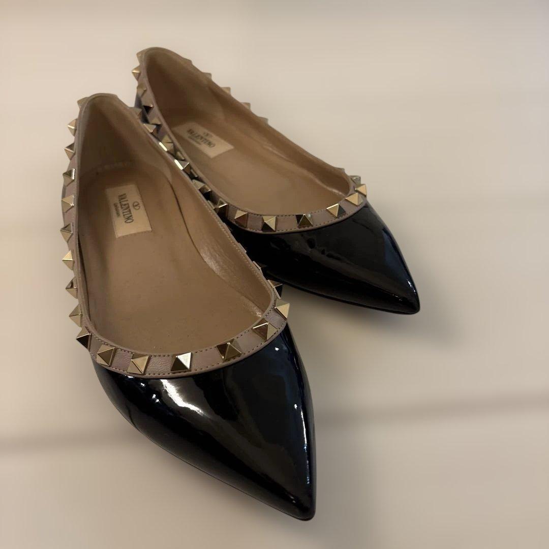 ヴァレンティノ VALENTINO スタッズ エナメルフラットシューズ 37