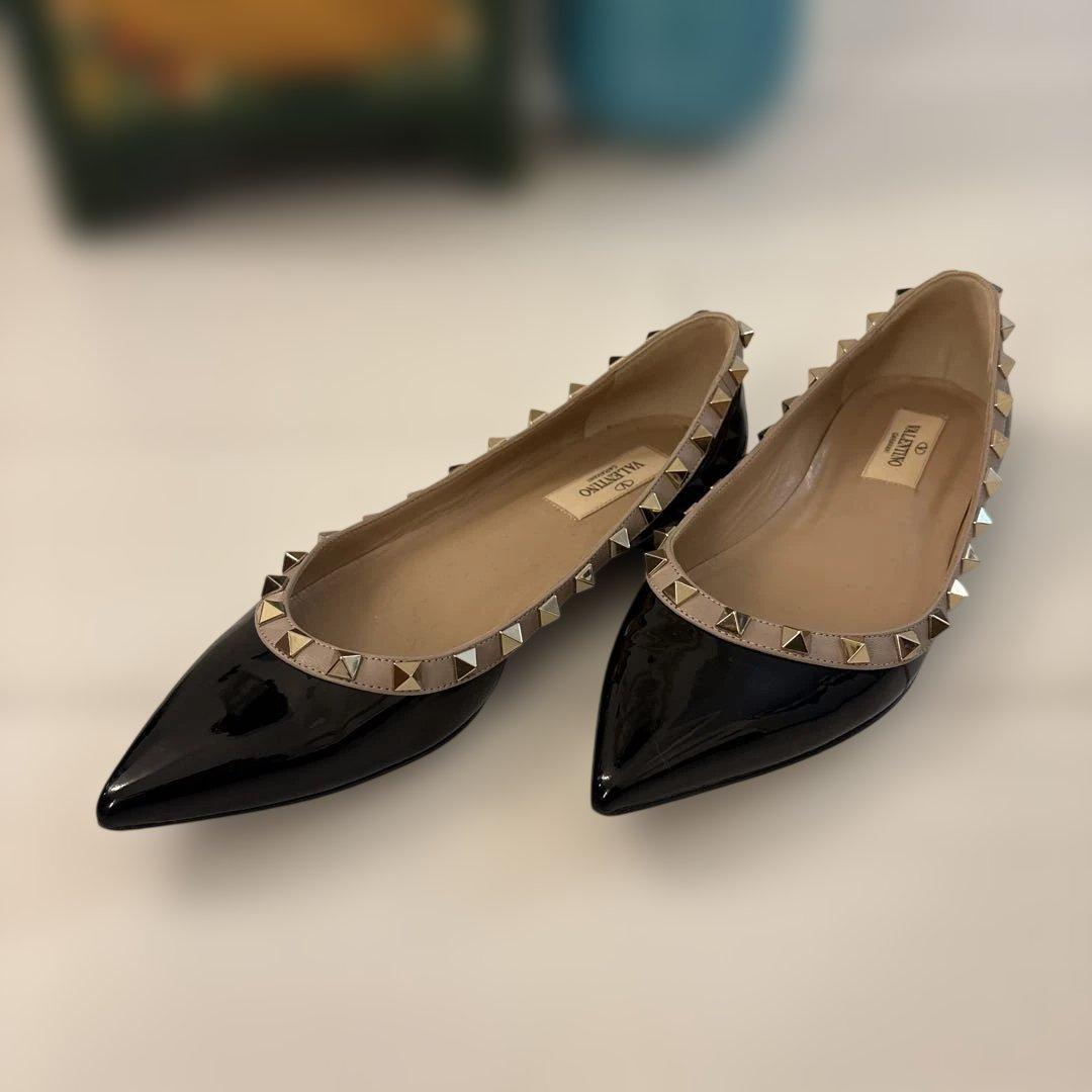 ヴァレンティノ VALENTINO スタッズ エナメルフラットシューズ 37