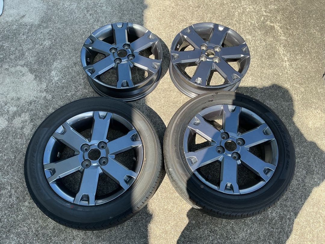 DAIHATSU タフト純正アルミホイール　タイヤ2本バリ山