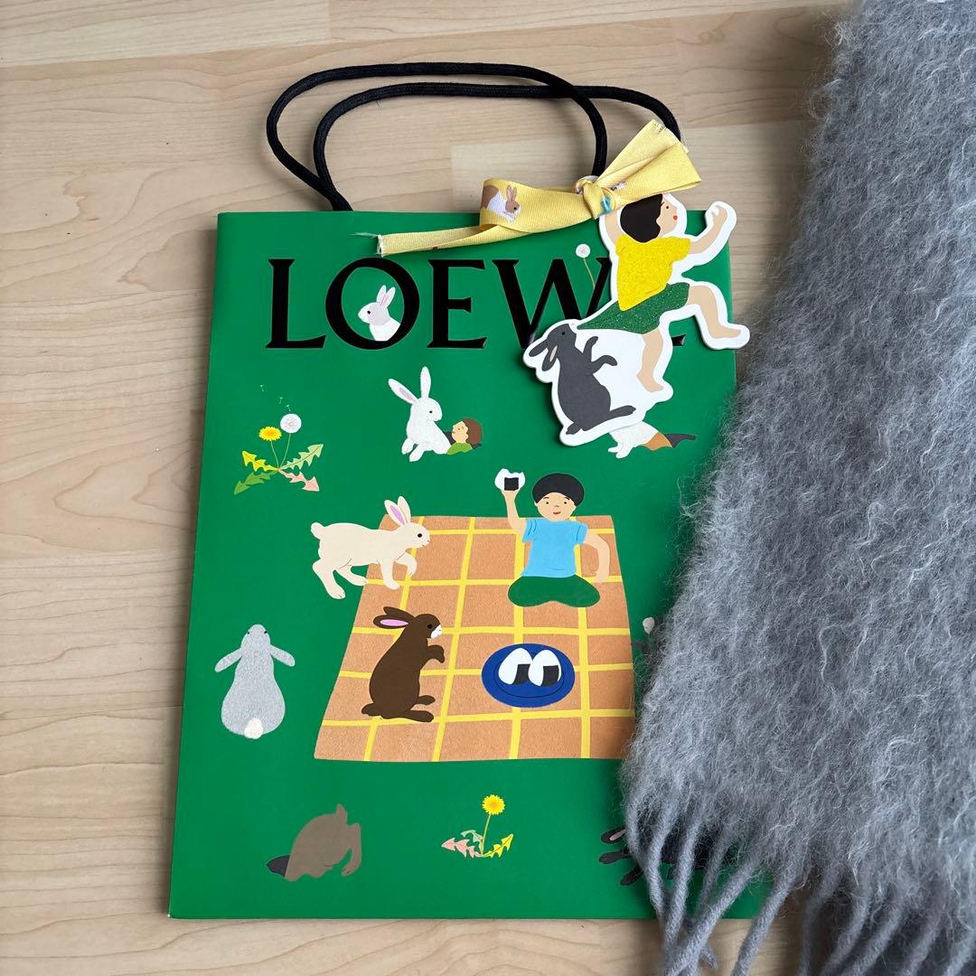 LOEWE グレー マフラー フリンジ付き