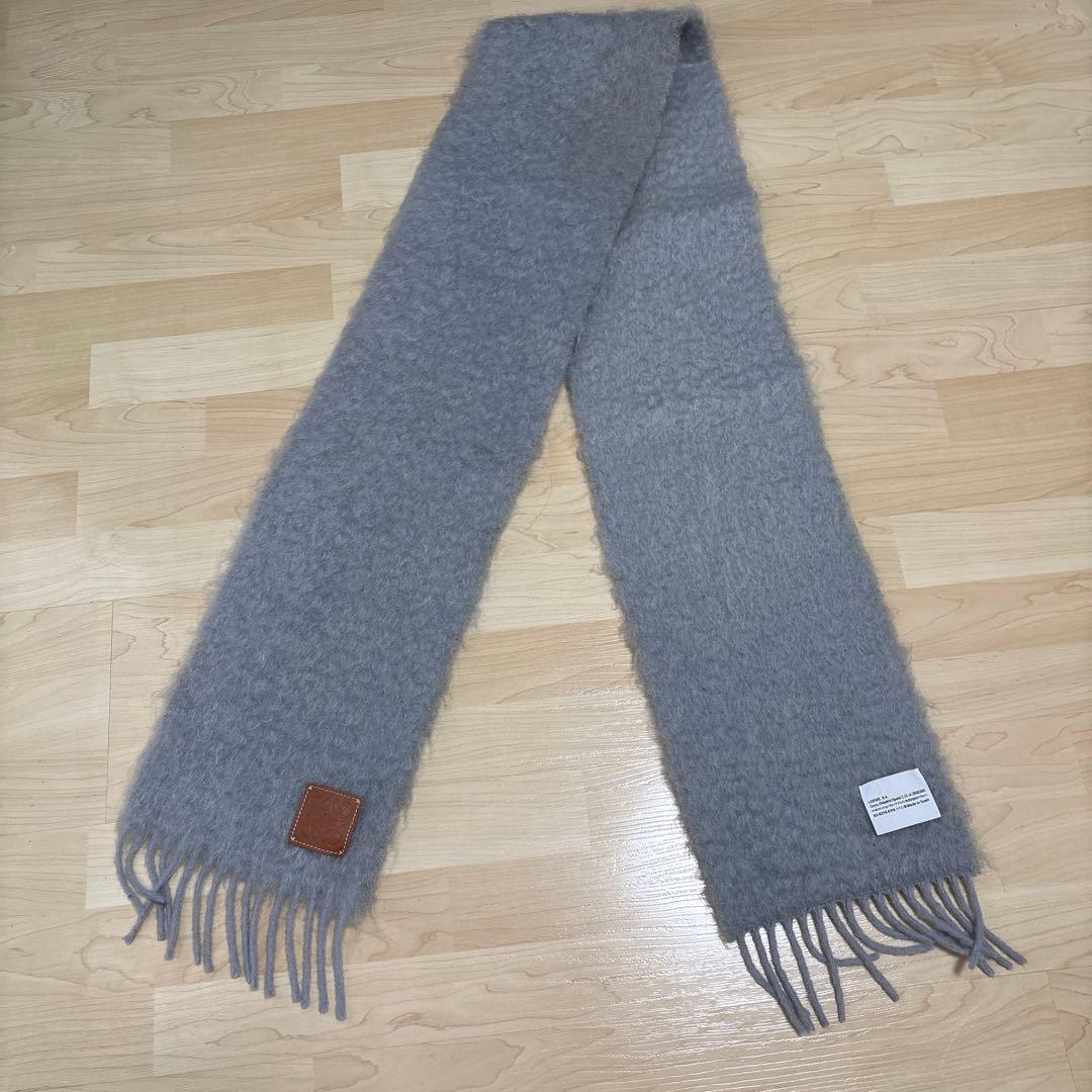 LOEWE グレー マフラー フリンジ付き