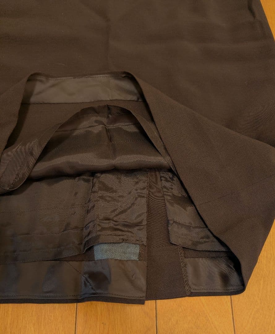 AKRIS　茶色スーツ　38　美品　上品