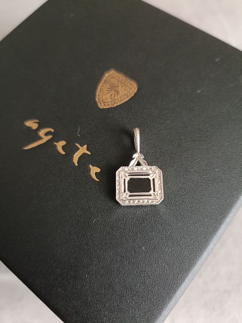 地*ら様 アガット モザイクオパール チャーム