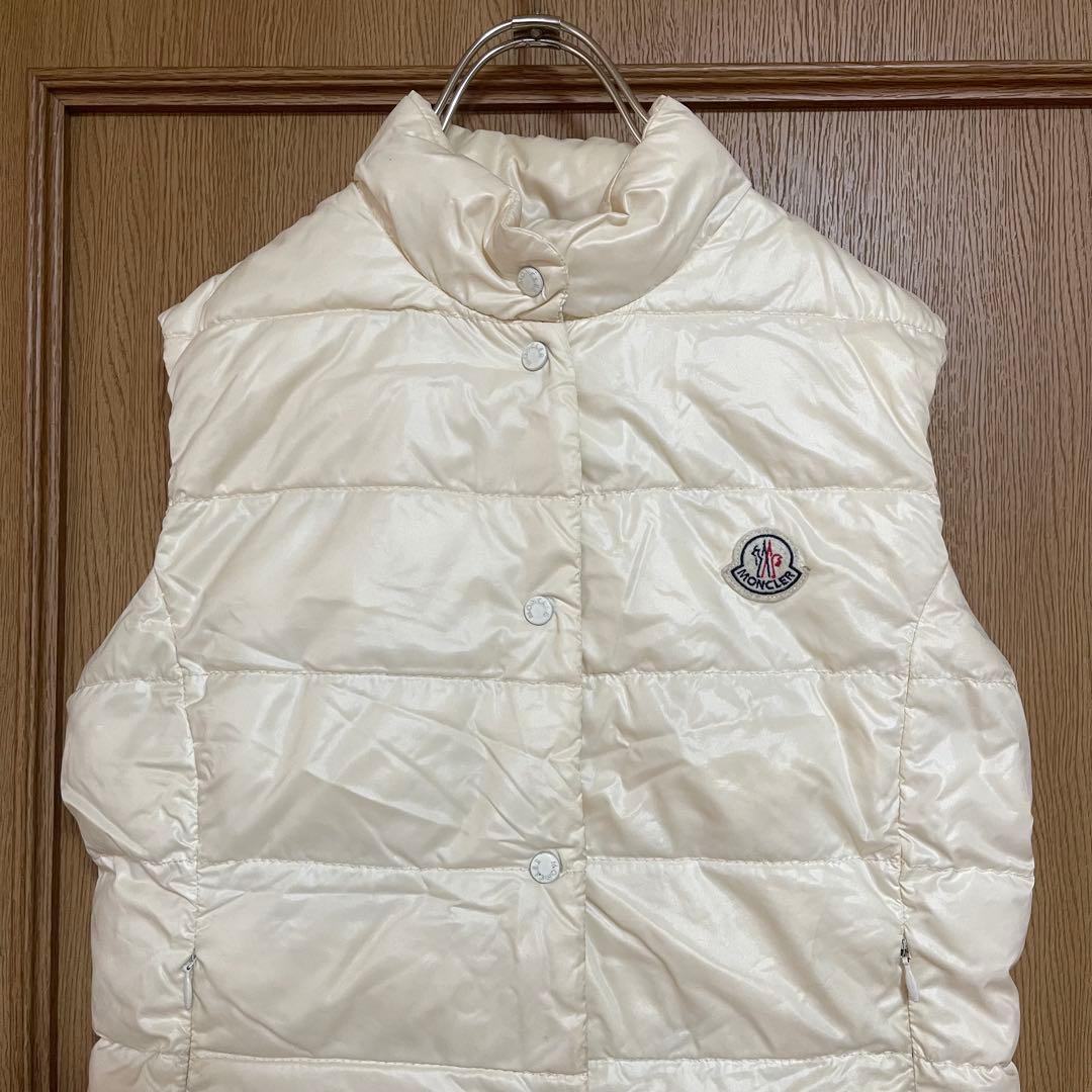 MONCLER モンクレール ダウン ベスト ワッペン ロゴ スナップ ホワイト