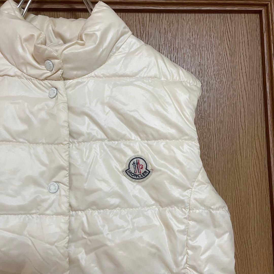 MONCLER モンクレール ダウン ベスト ワッペン ロゴ スナップ ホワイト