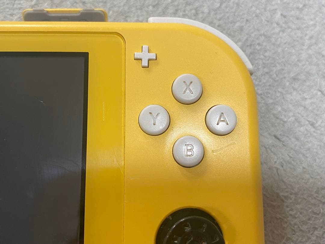 Switchライト　イエロー　ほぼジャンク品