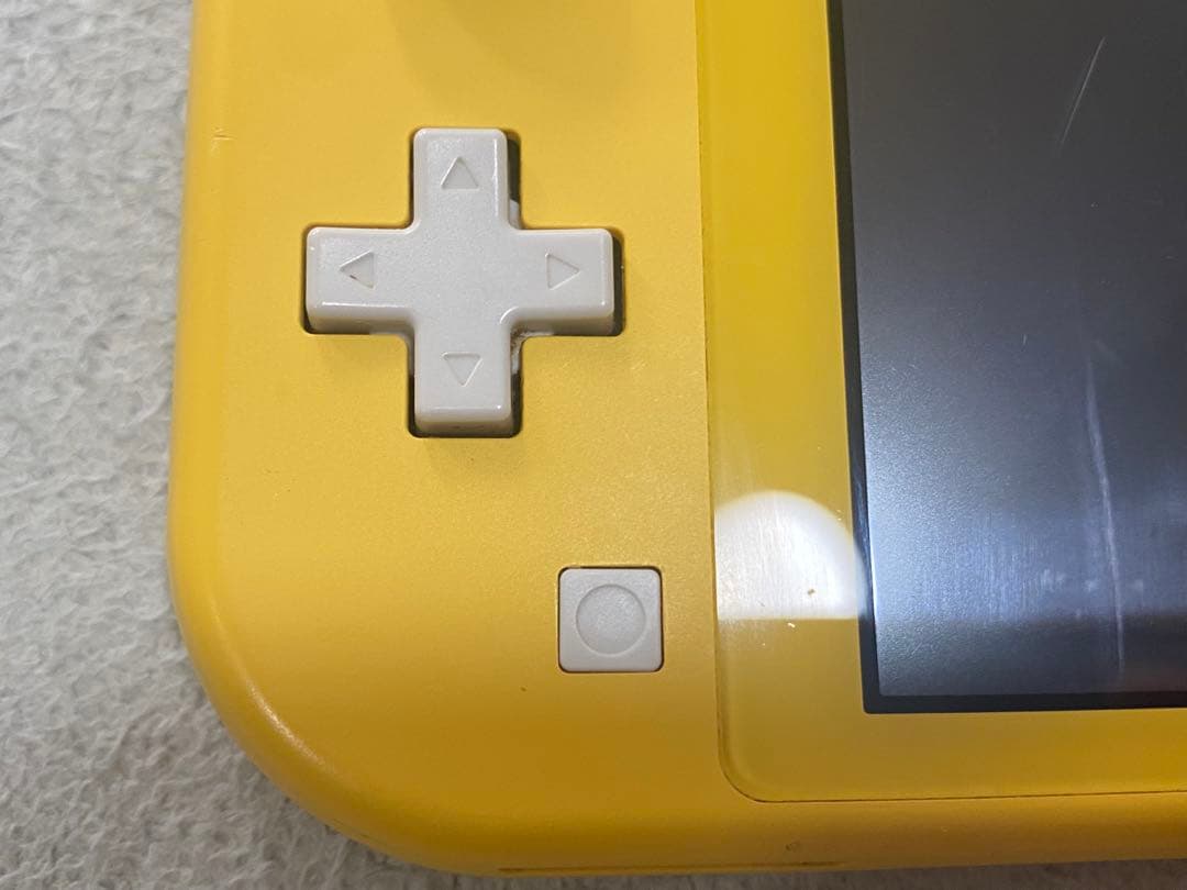 Switchライト　イエロー　ほぼジャンク品