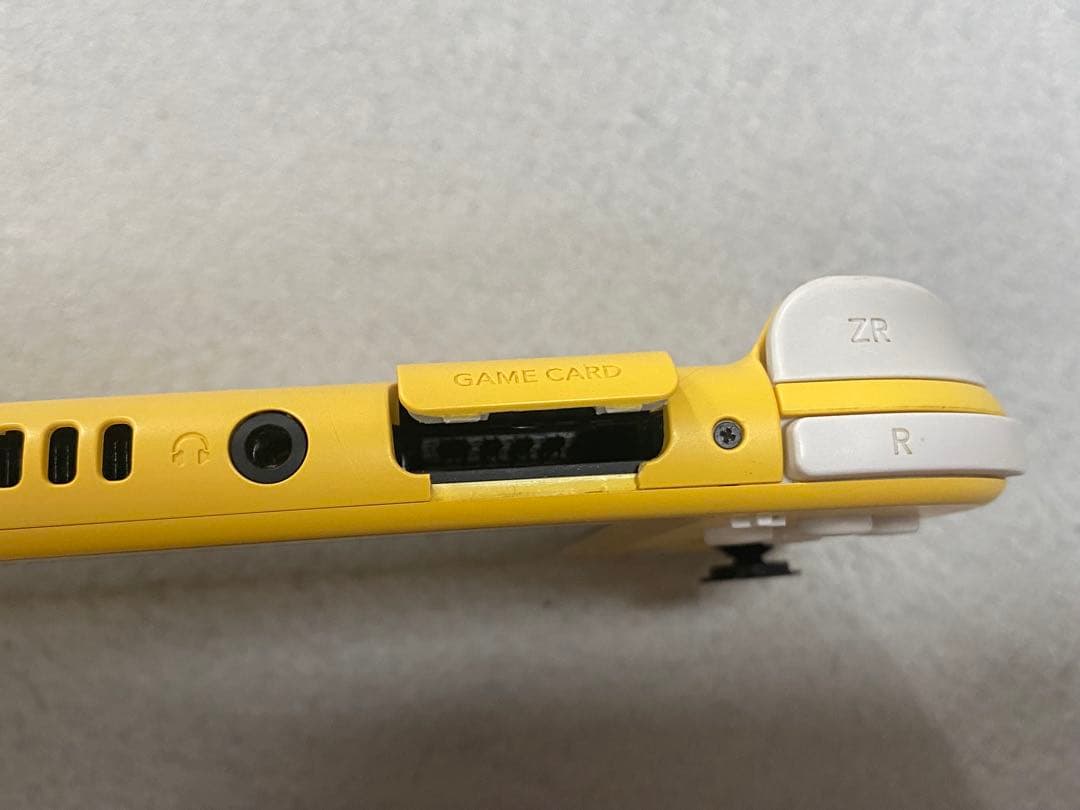 Switchライト　イエロー　ほぼジャンク品