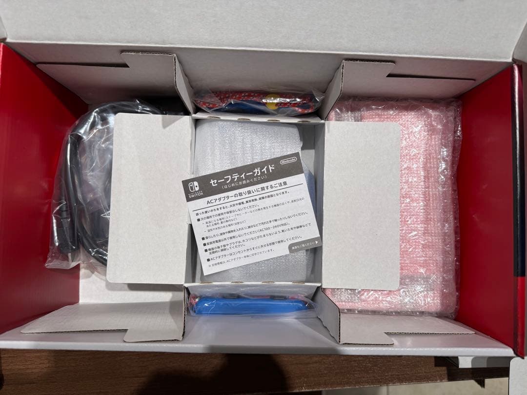 Nintendo Switch 本体　マリオレッドブルー