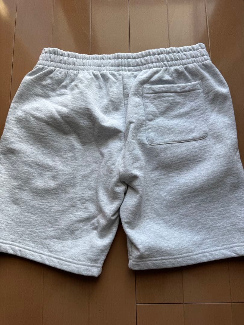 Supreme グレー ショートパンツ