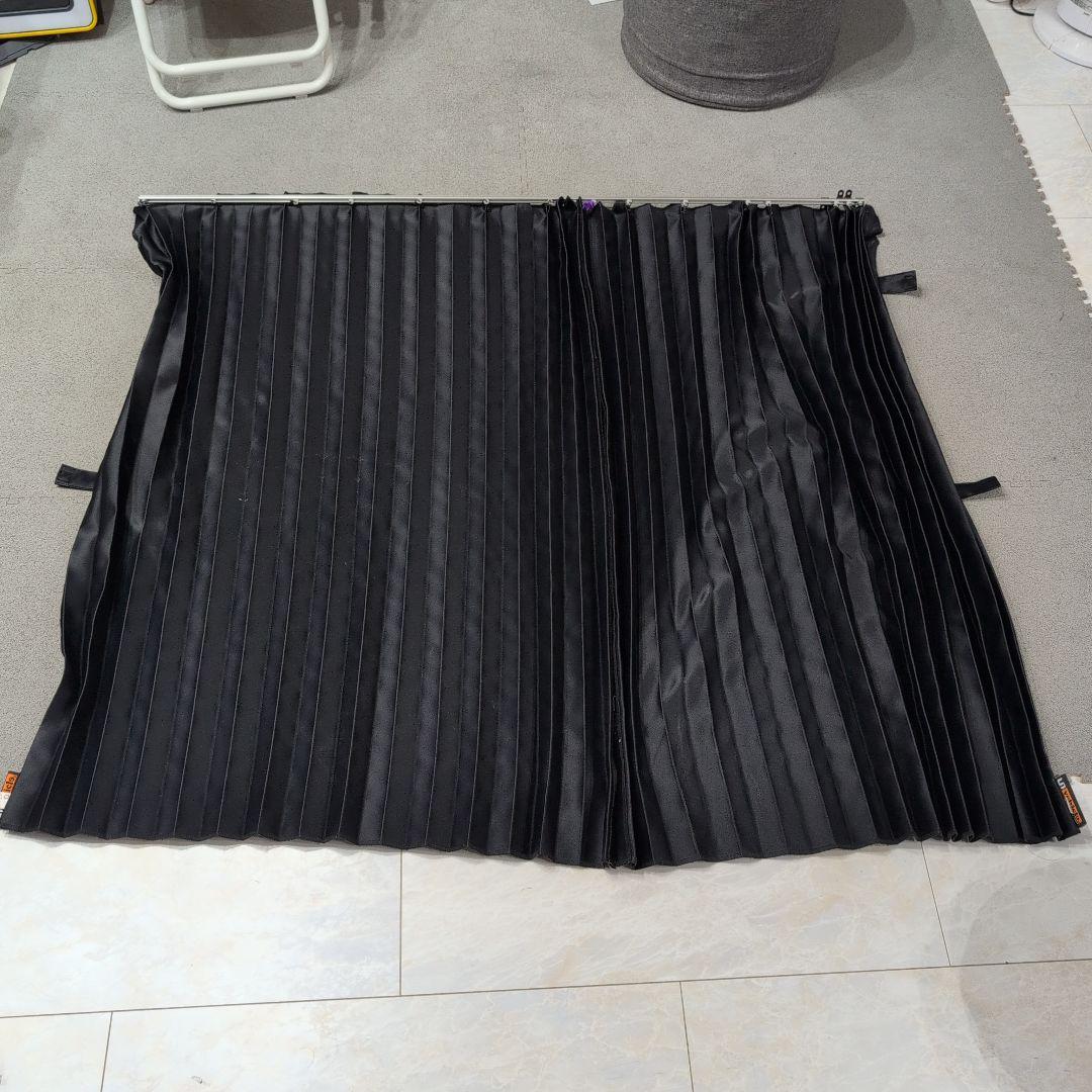 UI Vehicle カーテン 黒　ハイエース　ワイド　ミドルルーフ