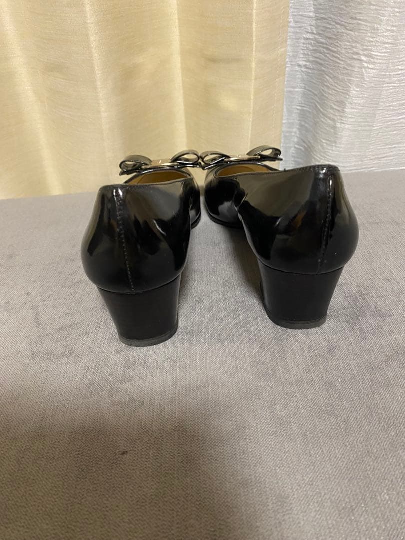 Salvatore Ferragamo ブラックリボンパンプス