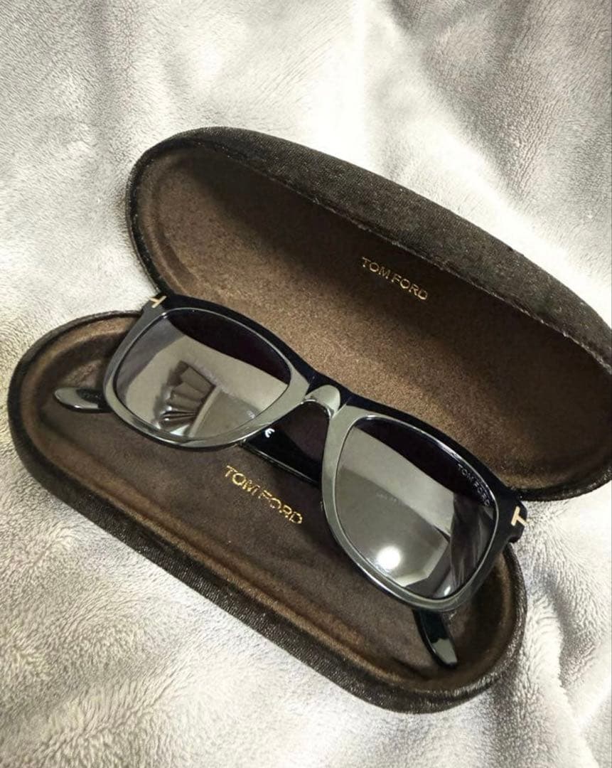 しぃ【本物】TOM FORD サングラス