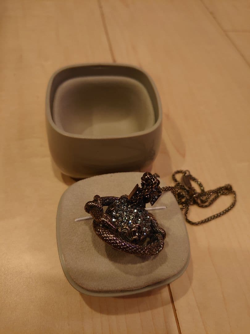 l*a様 Vivienne Westwood スネーク3Dオーブネックレス 未使