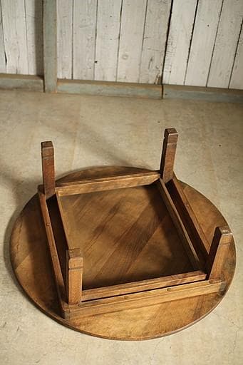 雰囲気の良い古い木製丸テーブル　ちゃぶ台　天然木　古家具　古民家　古道具