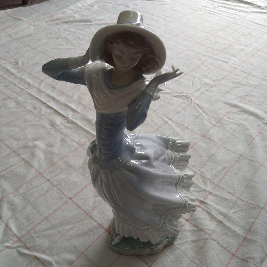 リヤドロ LLADRO 春のそよ風 西洋陶器人形 高さ 約35.5cm