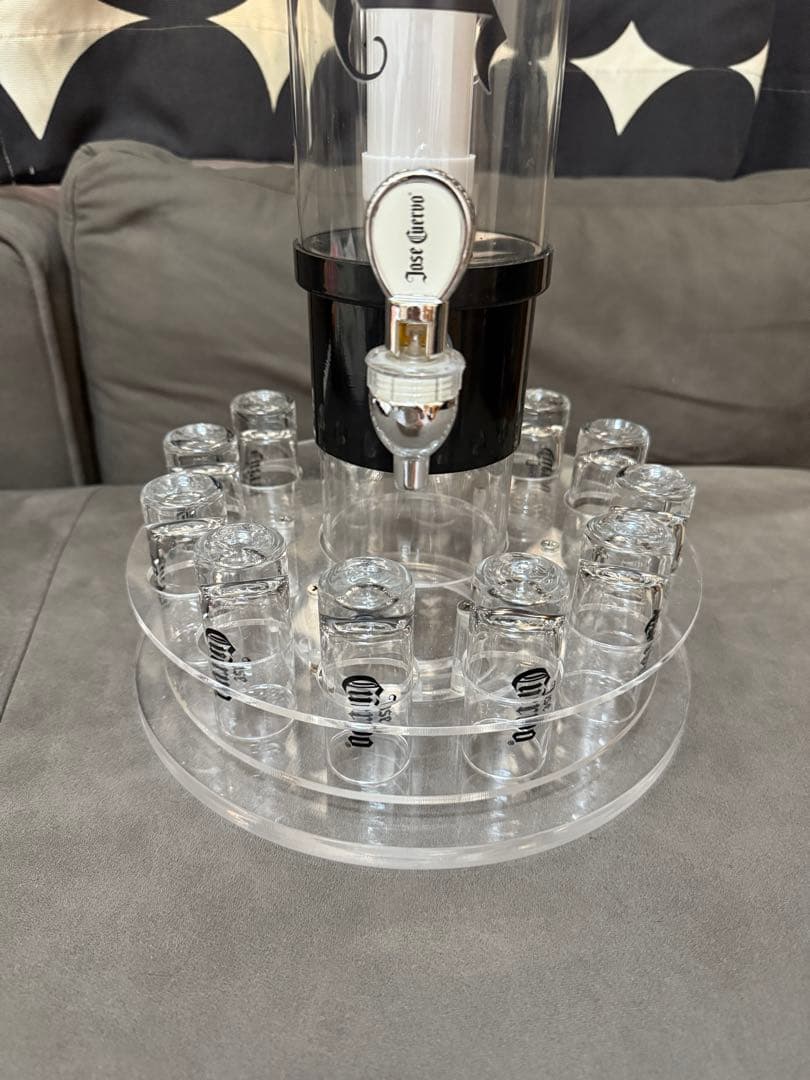 クエルボタワー　非売品　Jose Cuervo ショットグラスディスペンサー