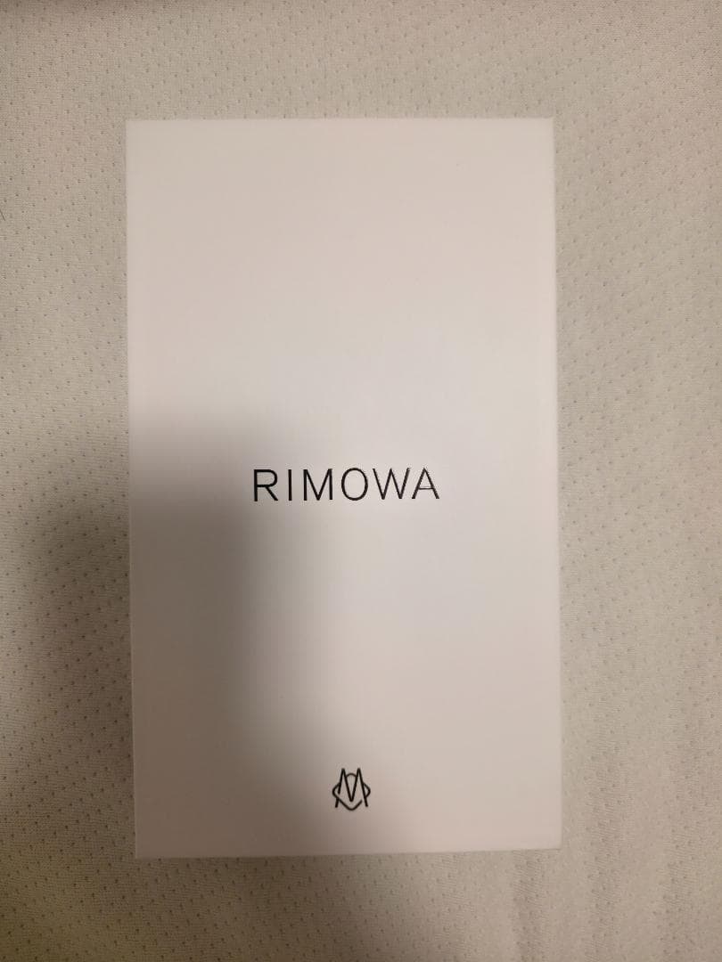 RIMOWA リモワ iPhone 16 Pro Maxケース イリディセント