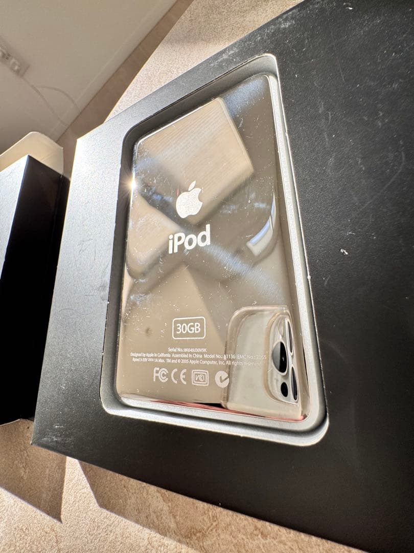 極美品 iPod classic 第5世代 30GB 箱付 新品バッテリー