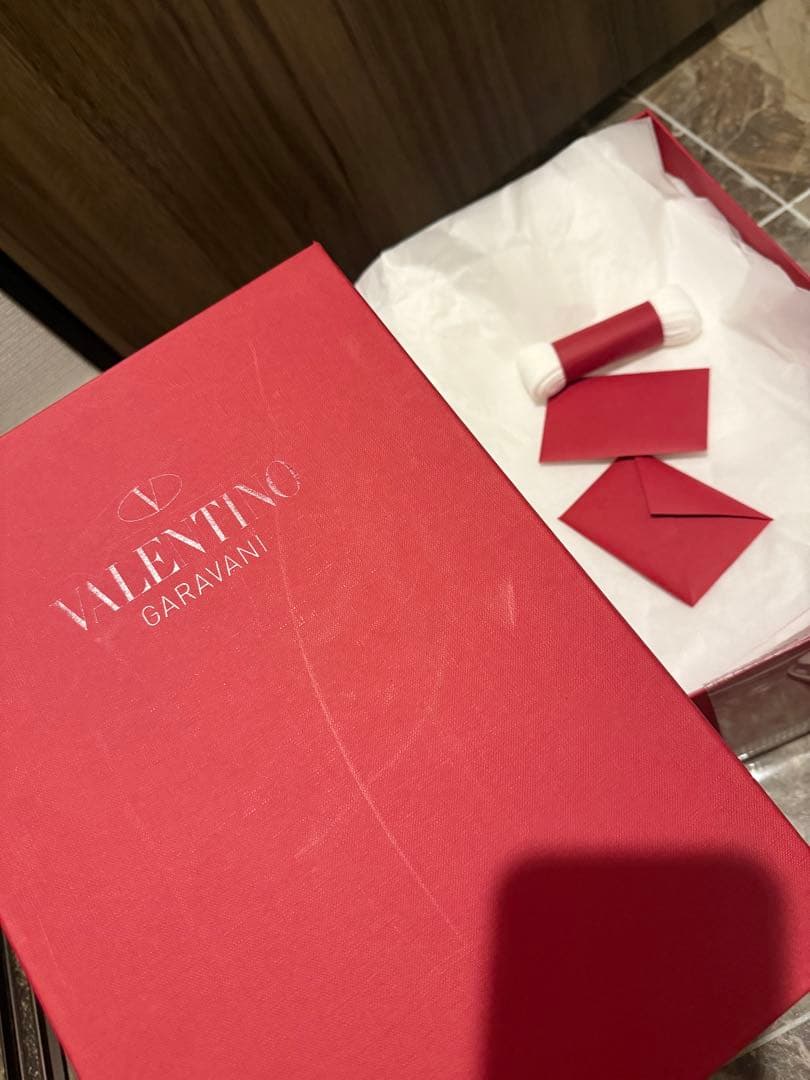 VALENTINOワンスタッズ カーフスキン ロートップスニーカーサイズ23cm