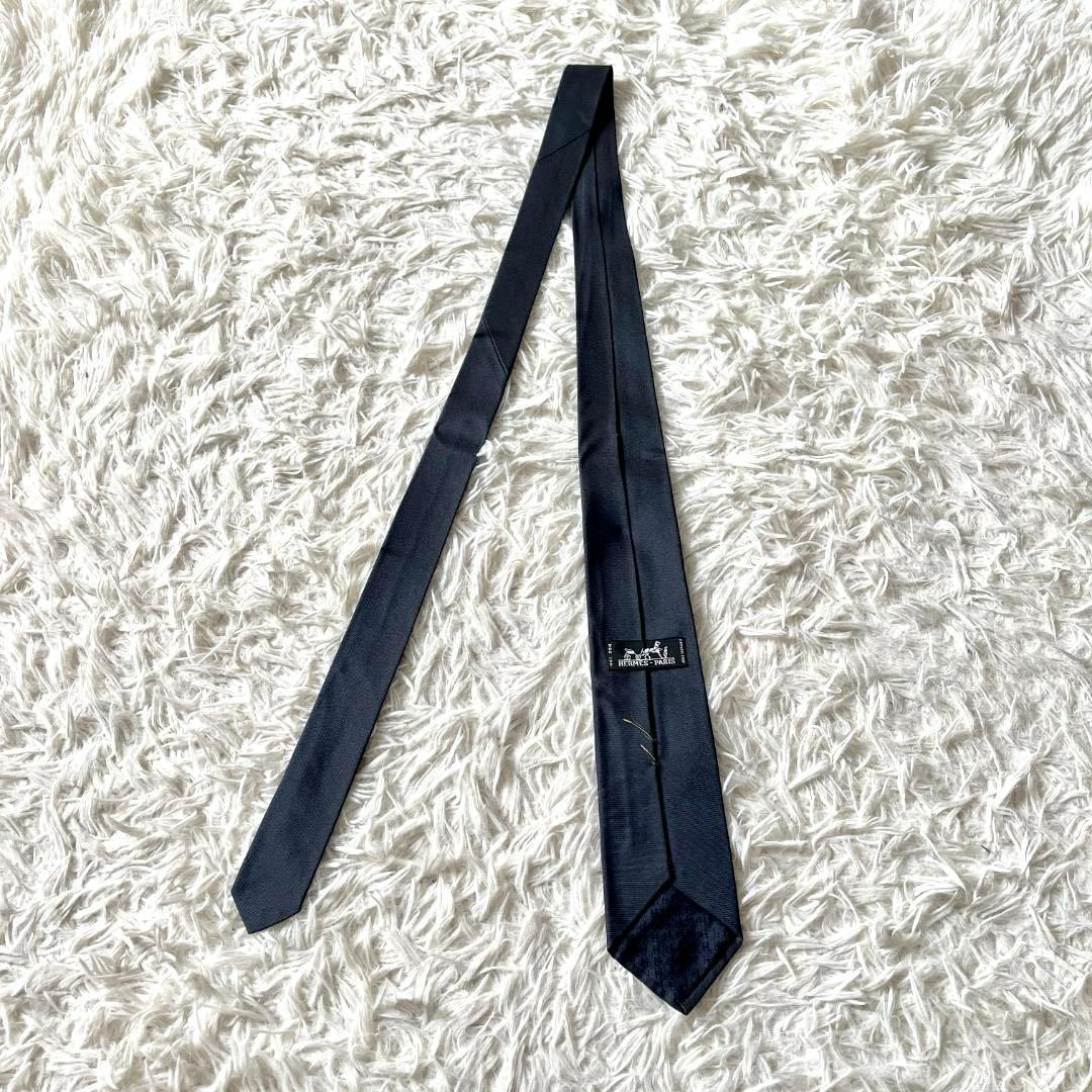 希少モデル美品　HERMES エルメス ネクタイ 鴨＆草刺繍 シルク100% 紺
