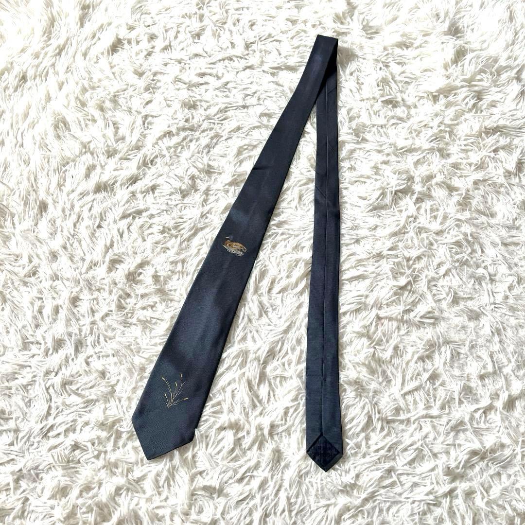 希少モデル美品　HERMES エルメス ネクタイ 鴨＆草刺繍 シルク100% 紺
