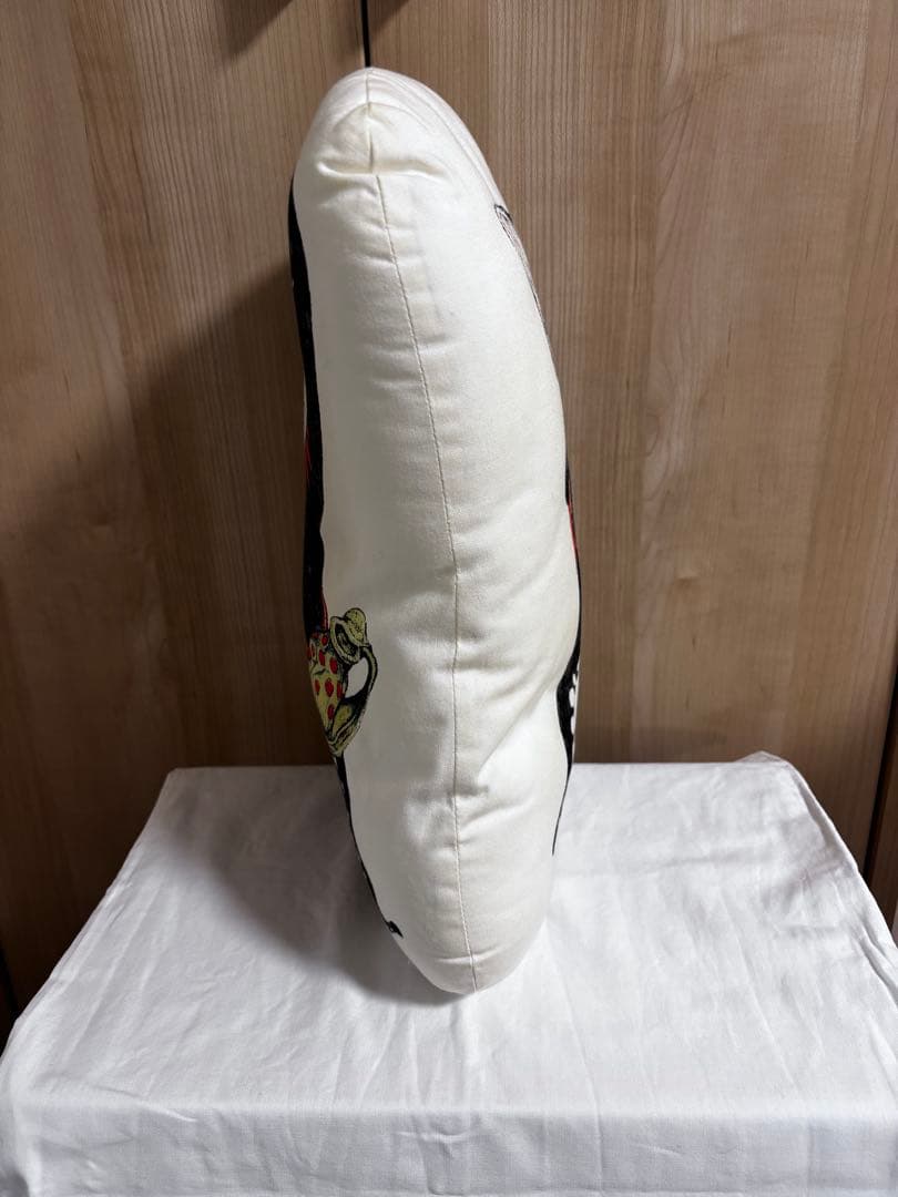 ヒグチユウコ　ギュスターヴ君　サイン入りクッション