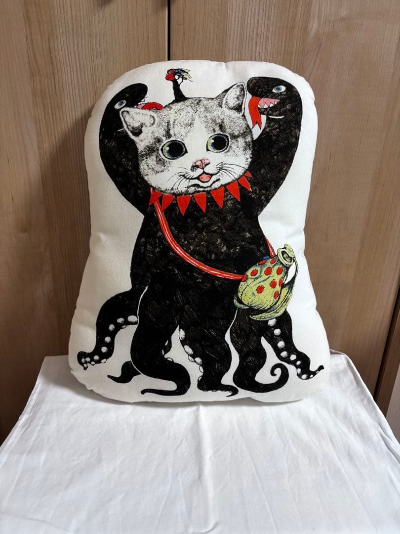 ヒグチユウコ　ギュスターヴ君　サイン入りクッション