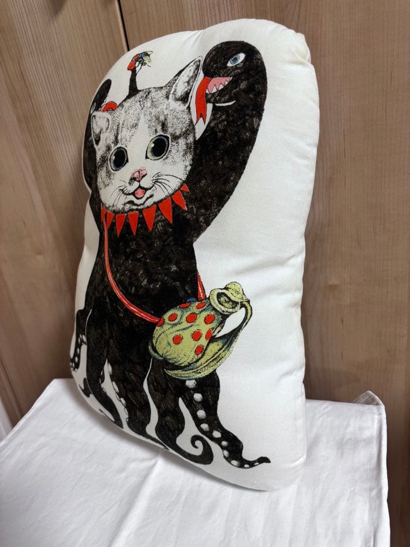 ヒグチユウコ　ギュスターヴ君　サイン入りクッション