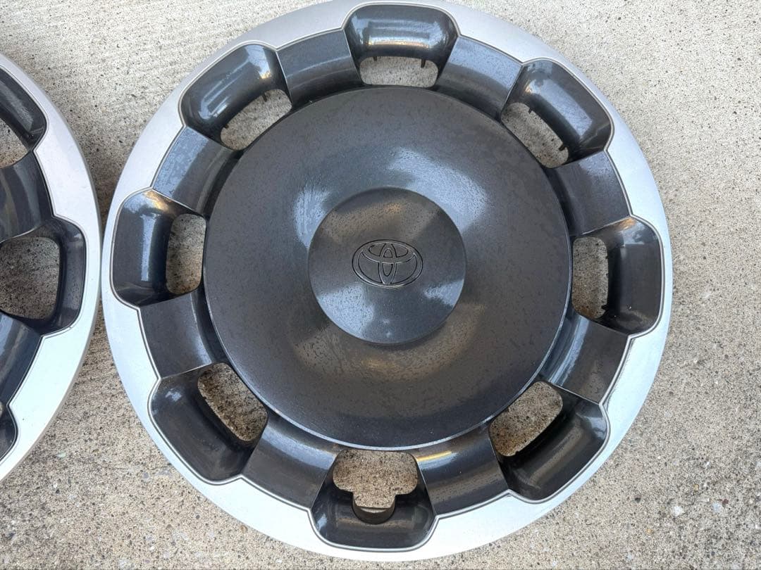 新型シエンタZ 純正ホイール　ホイールキャップ　中古2本　B まとめ買い不可