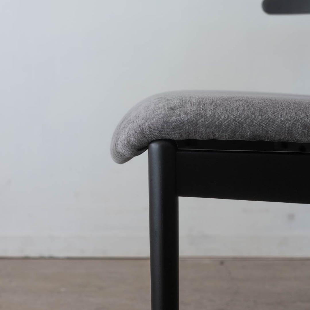 あおうみ　黒いダイニングチェア 布製クッション付き