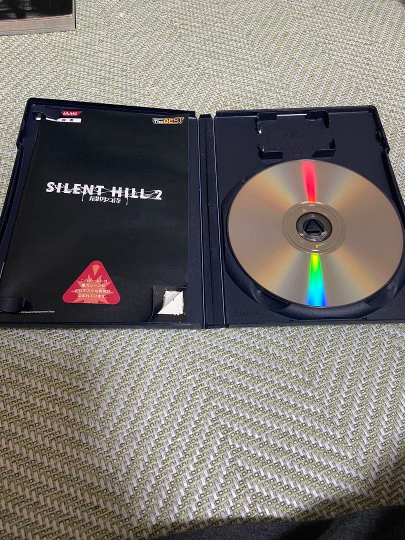 SILENT HILLシリーズ(1.2.4)＋4攻略本(ばら売り可)